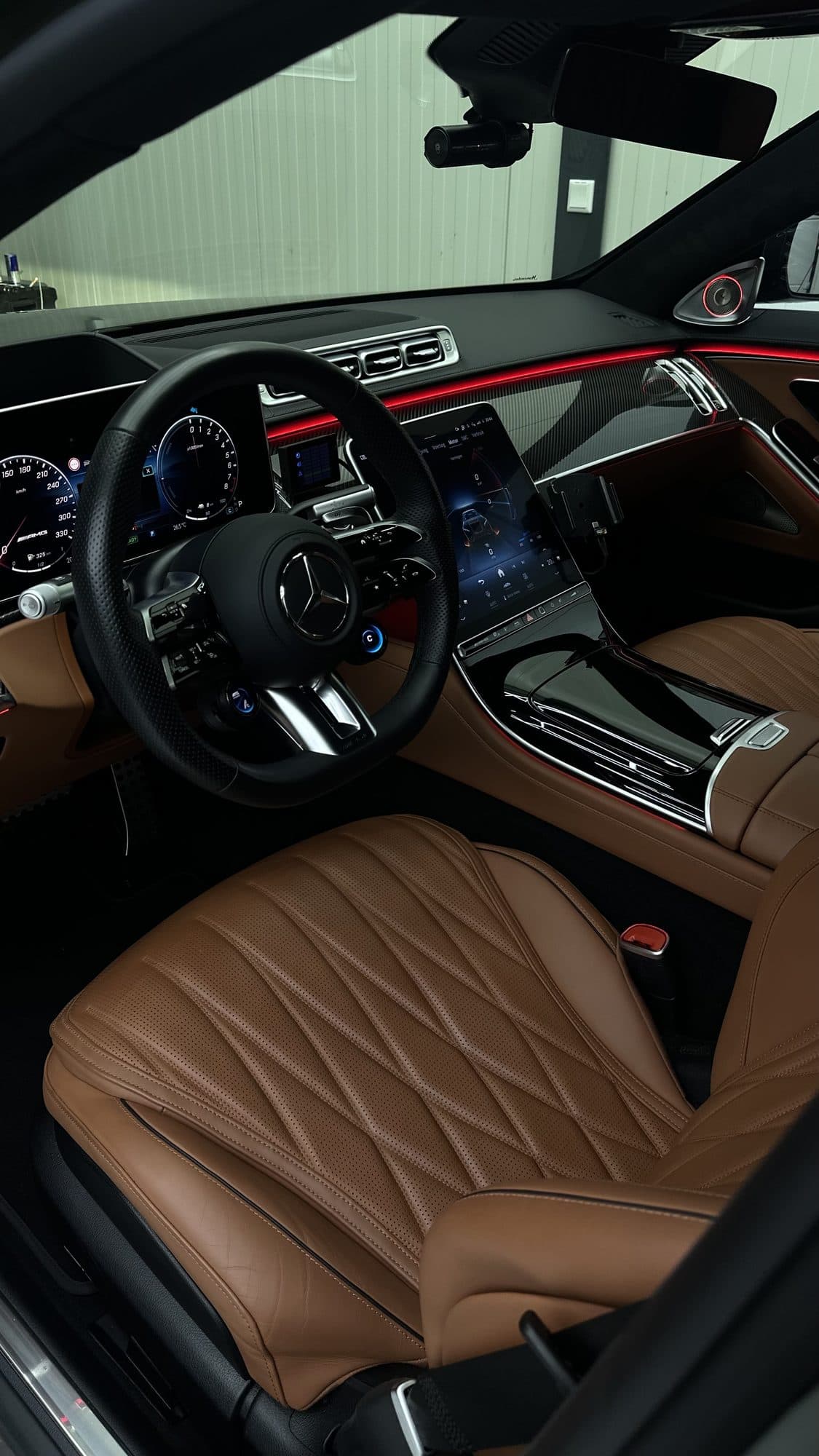 Bruin leren interieur van de Mercedes-AMG S 63 E Performance
